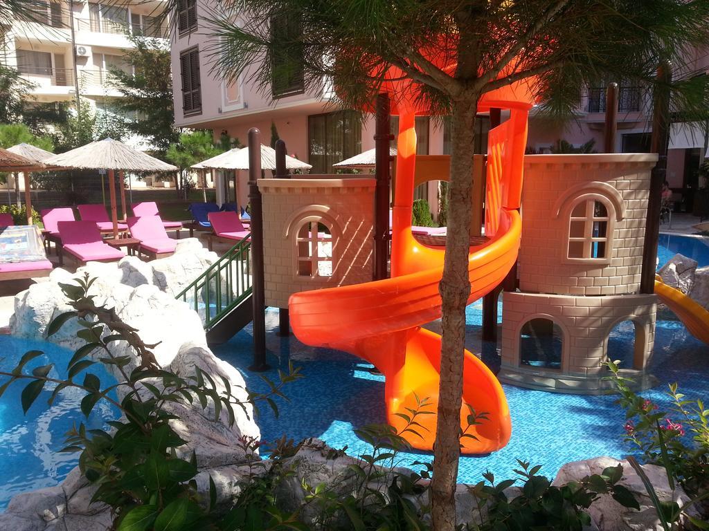 Menada Romance Marine Apartments Sunny Beach Ngoại thất bức ảnh