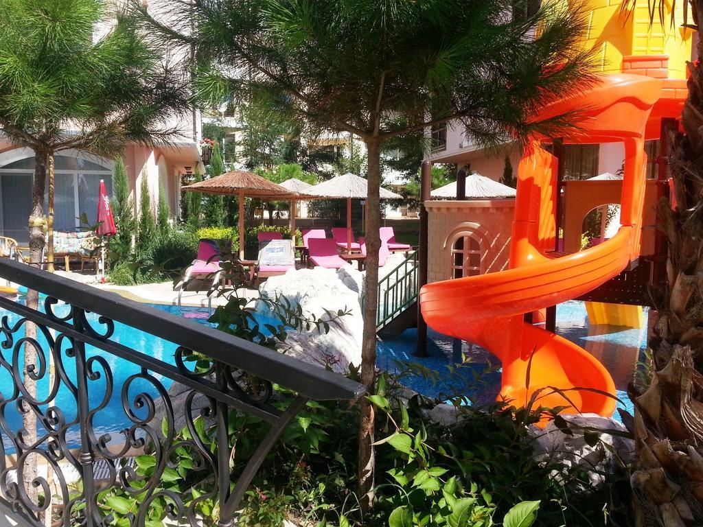 Menada Romance Marine Apartments Sunny Beach Ngoại thất bức ảnh