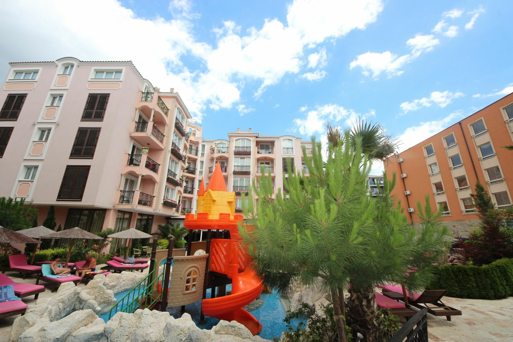 Menada Romance Marine Apartments Sunny Beach Ngoại thất bức ảnh